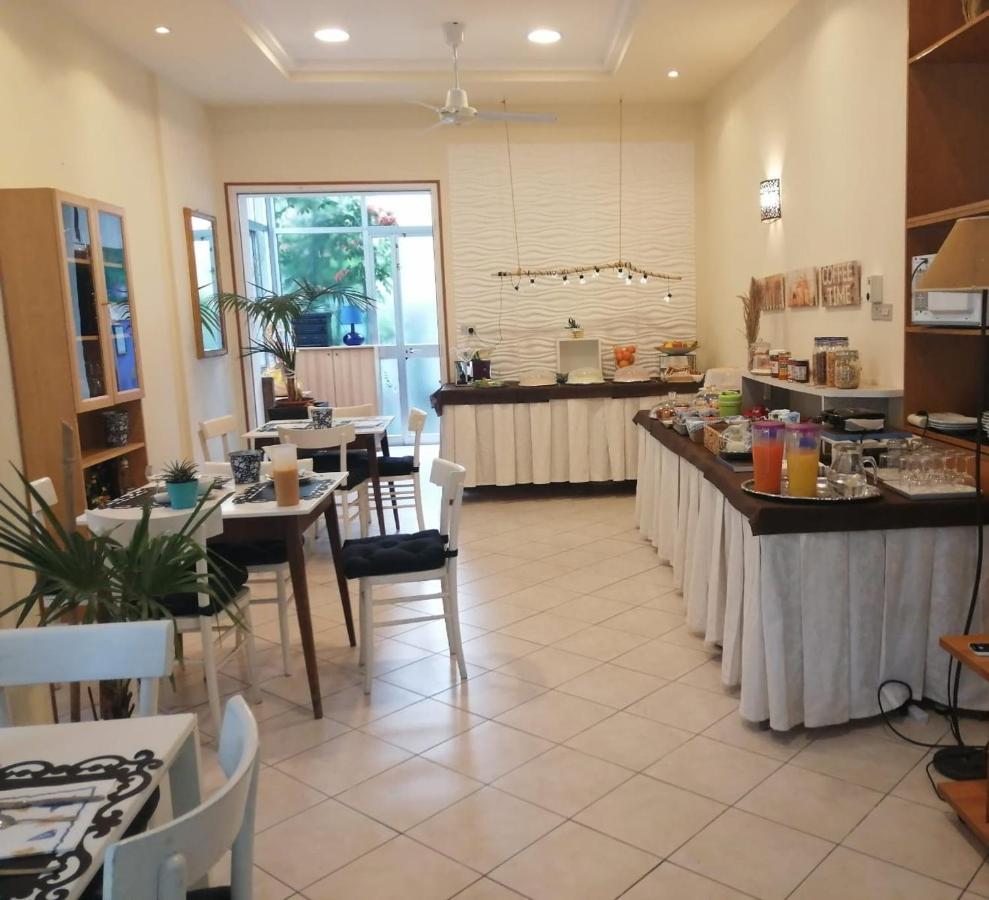 Bed And Breakfast Villa Giovanna Rimini Bagian luar foto