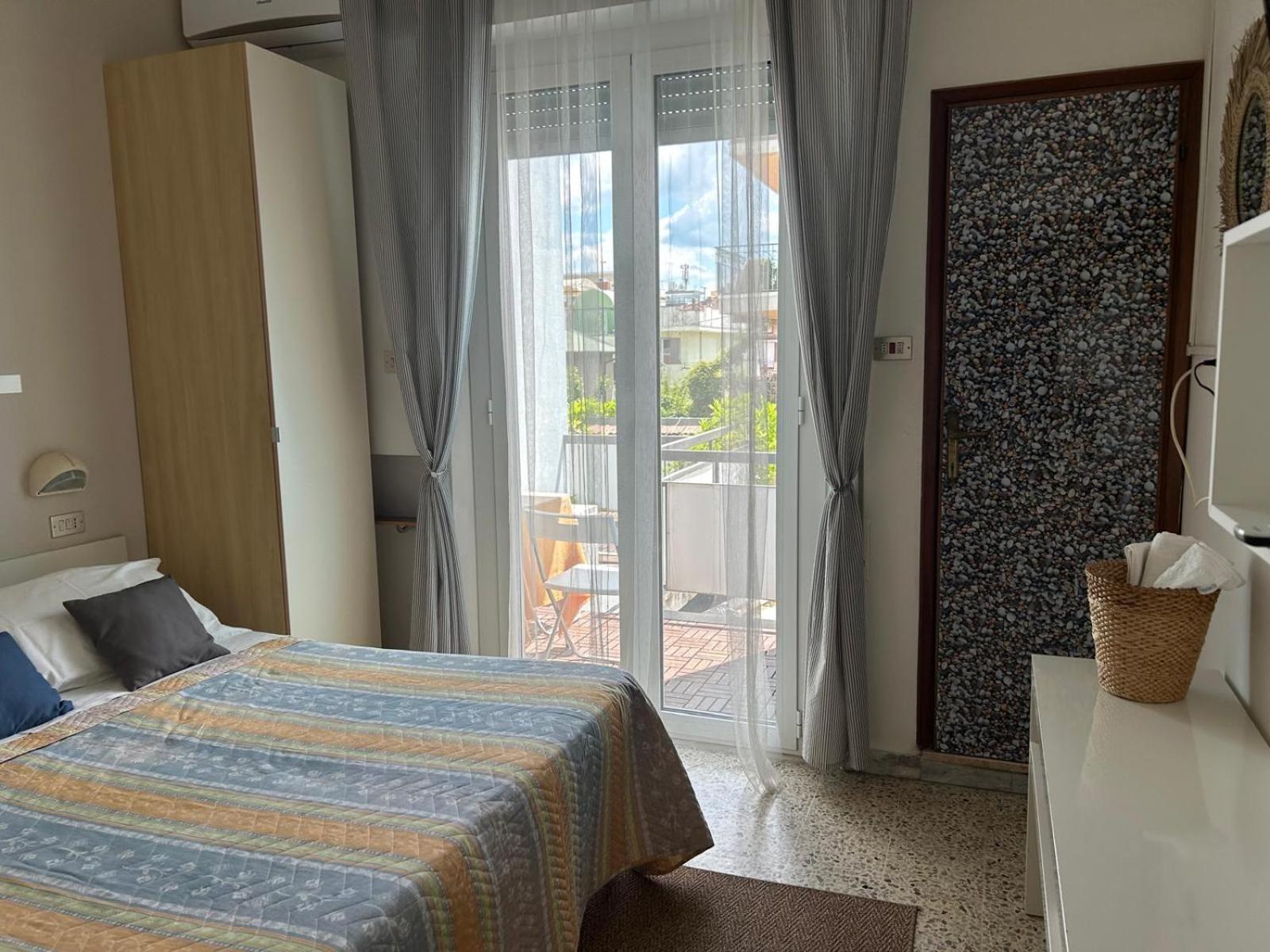 Bed And Breakfast Villa Giovanna Rimini Bagian luar foto